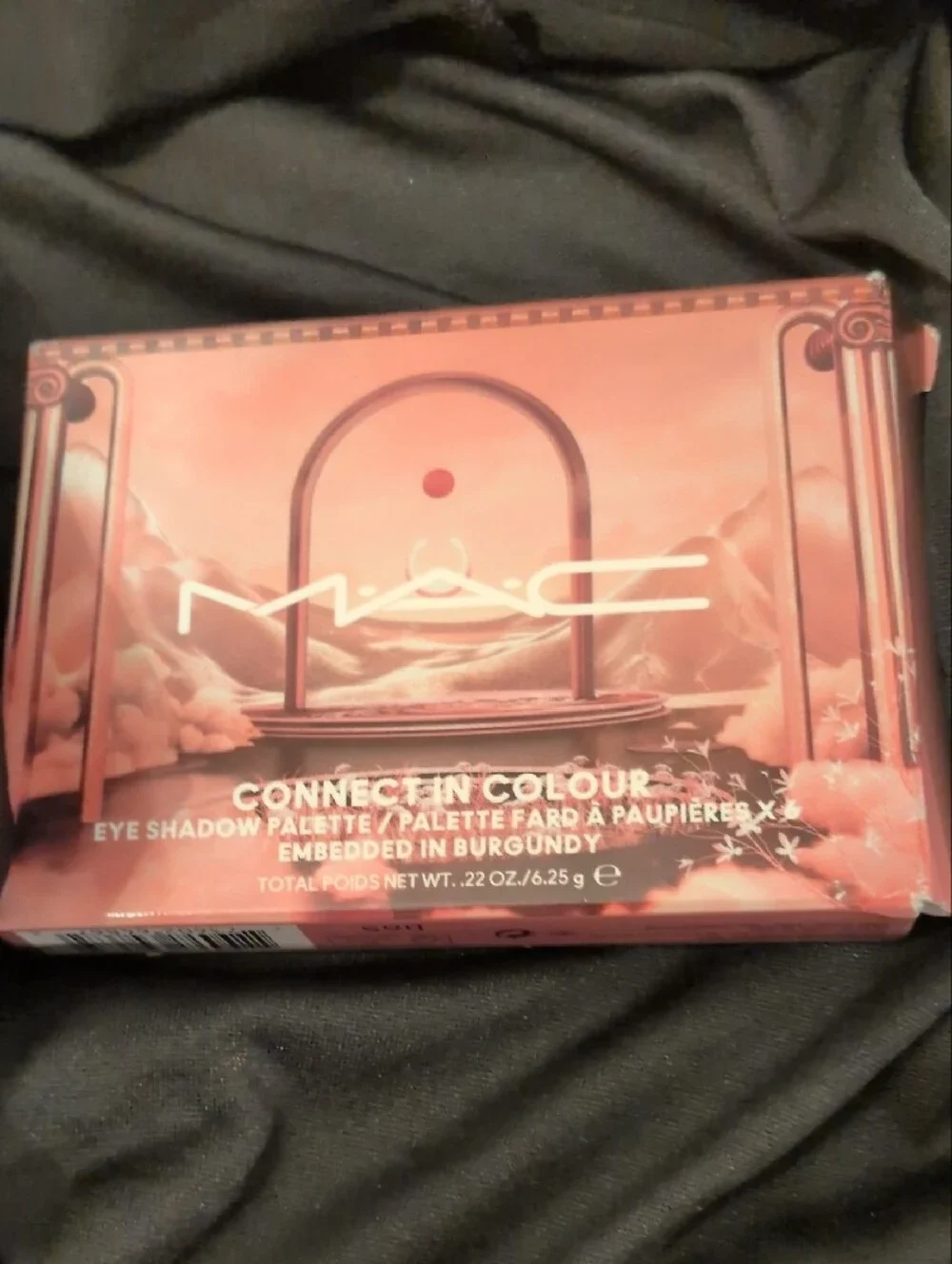 MAC Connecting in Colour Eyeshadow Palette